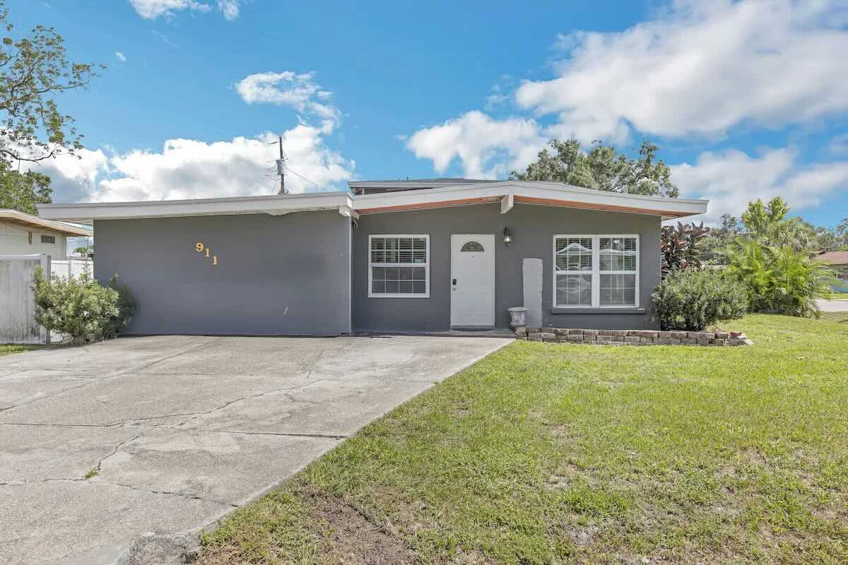 Palmetto House: 911 26th Street Ct E