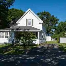 East Millinocket House: 18 Spruce St