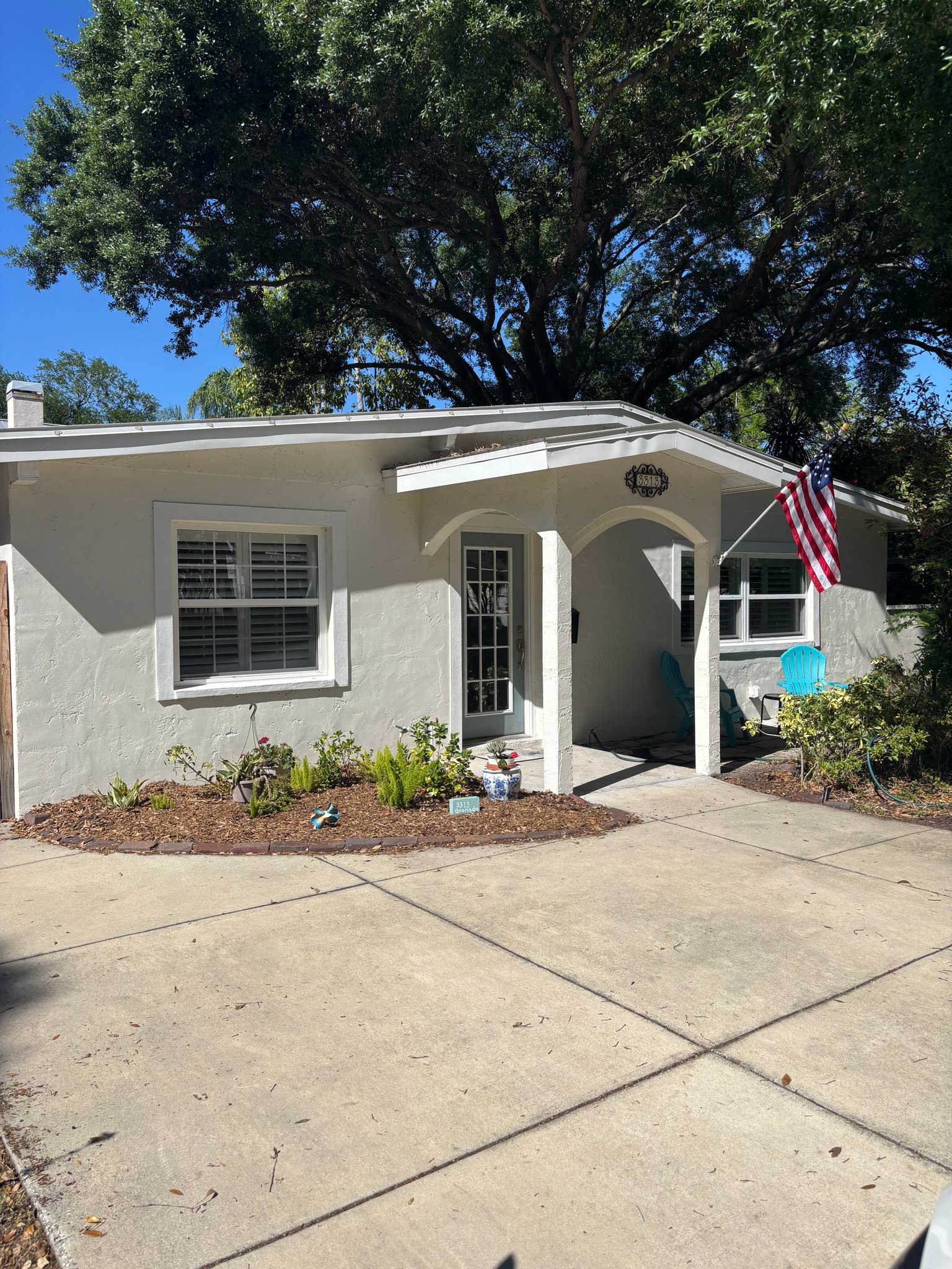 Tampa House: 3313 W Granada Ave
