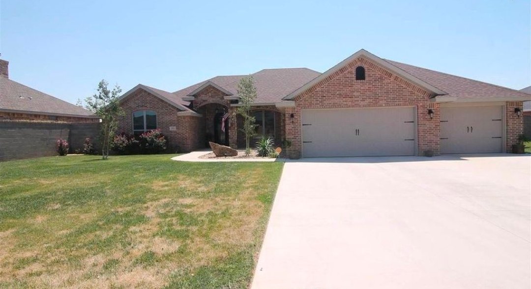 Clovis House: 3713 Woodlark Rd,