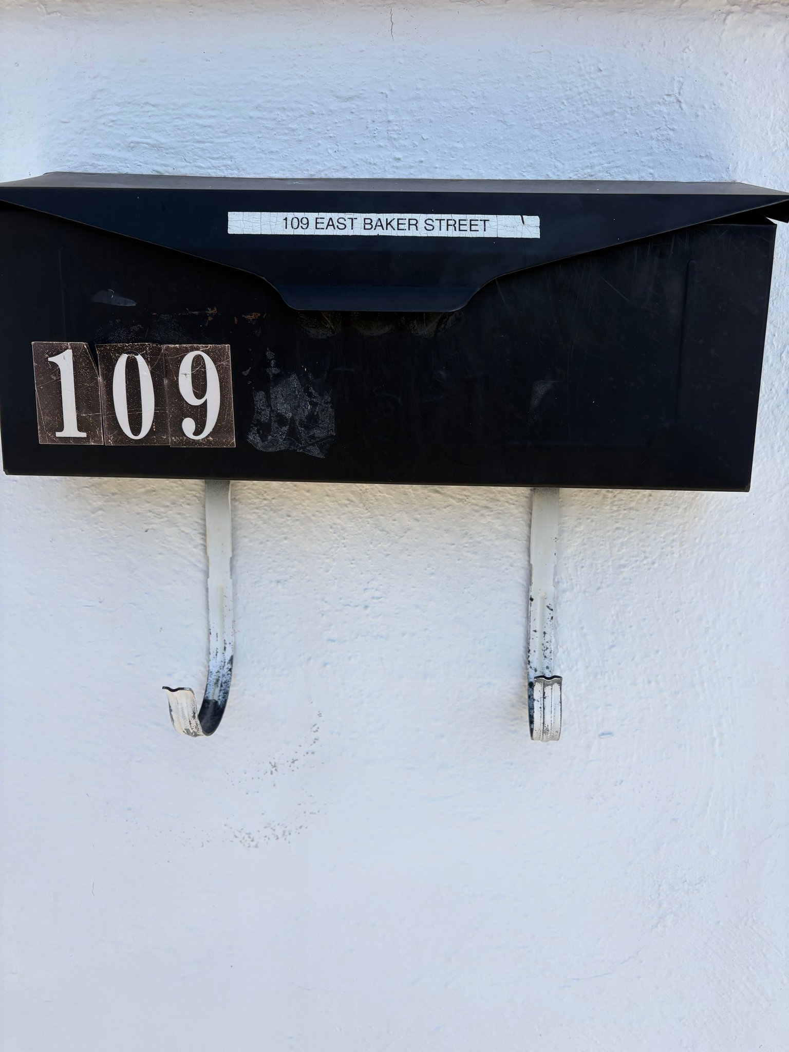 Media Apartment: 109 E Baker St