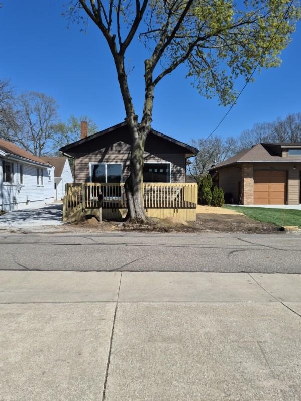 Akron House: 4773 Bickford Ave