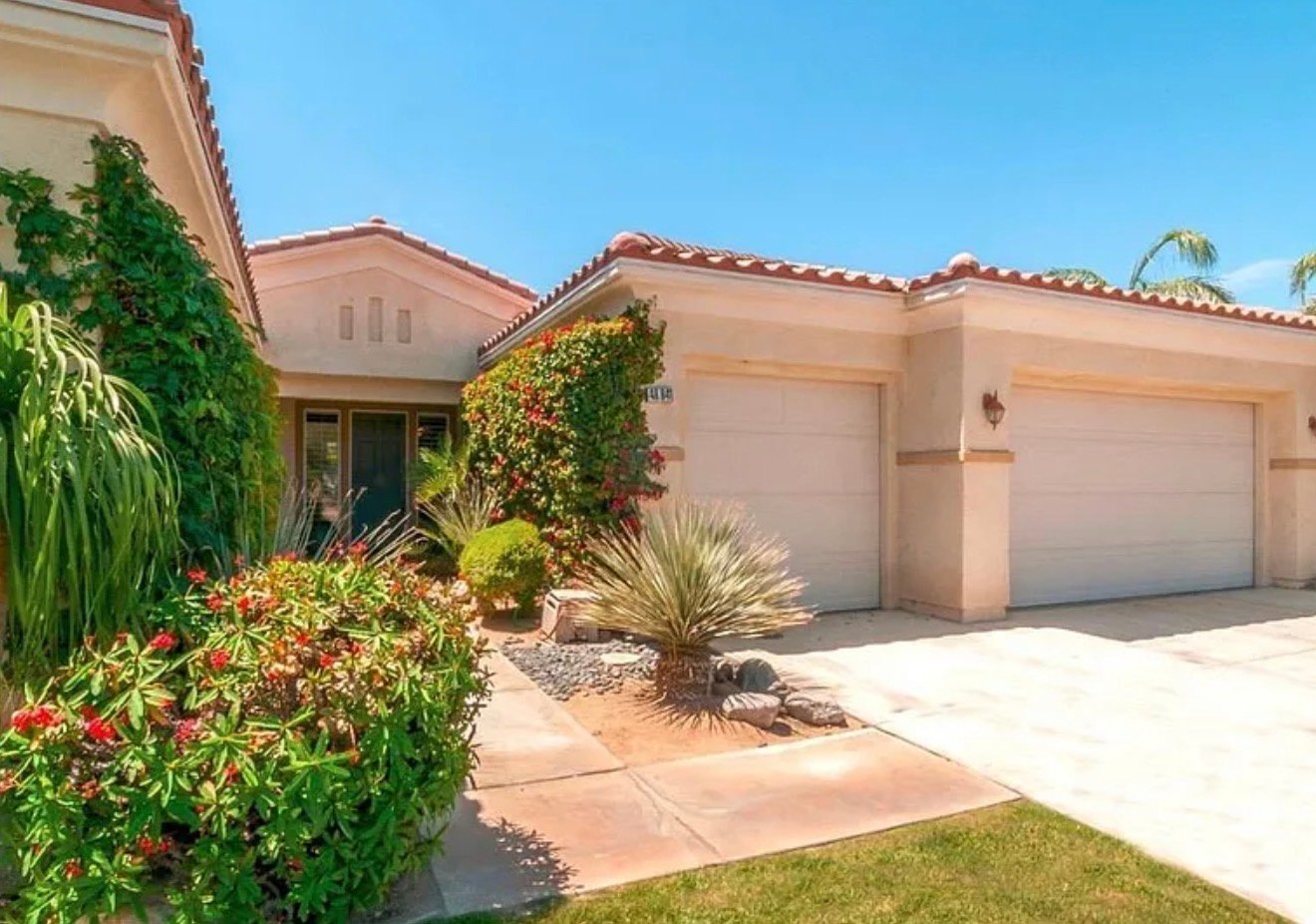 indio House: 48841 via estacio