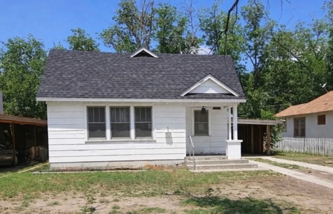 CARLSBAD House: 307 N MESQUITE ST