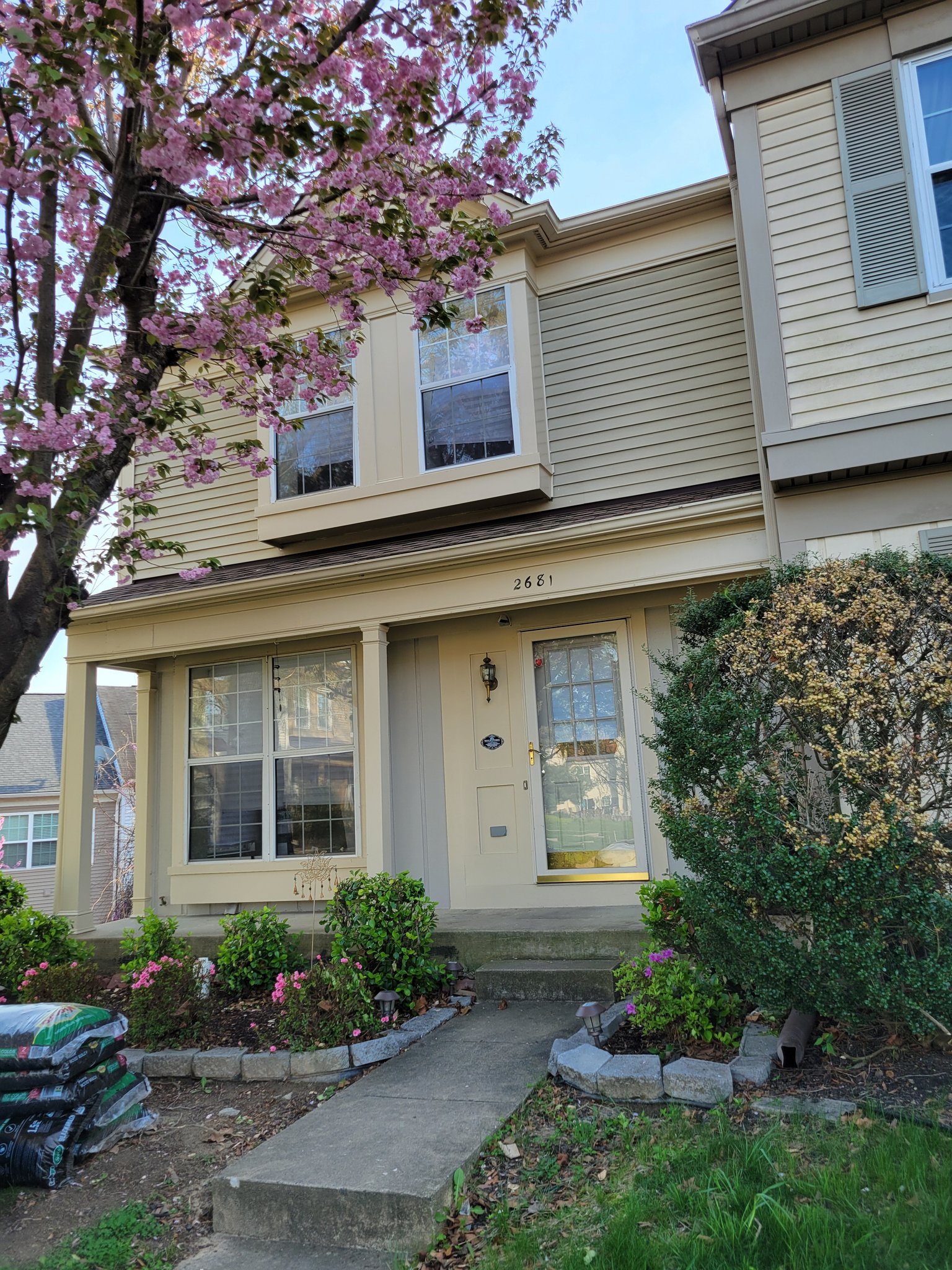 Woodbridge Townhome: 2681 McGuffeys Court