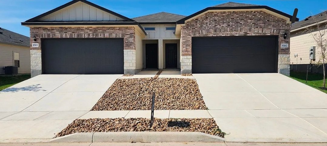 Converse Multiplex: 9314 Clarke Cv