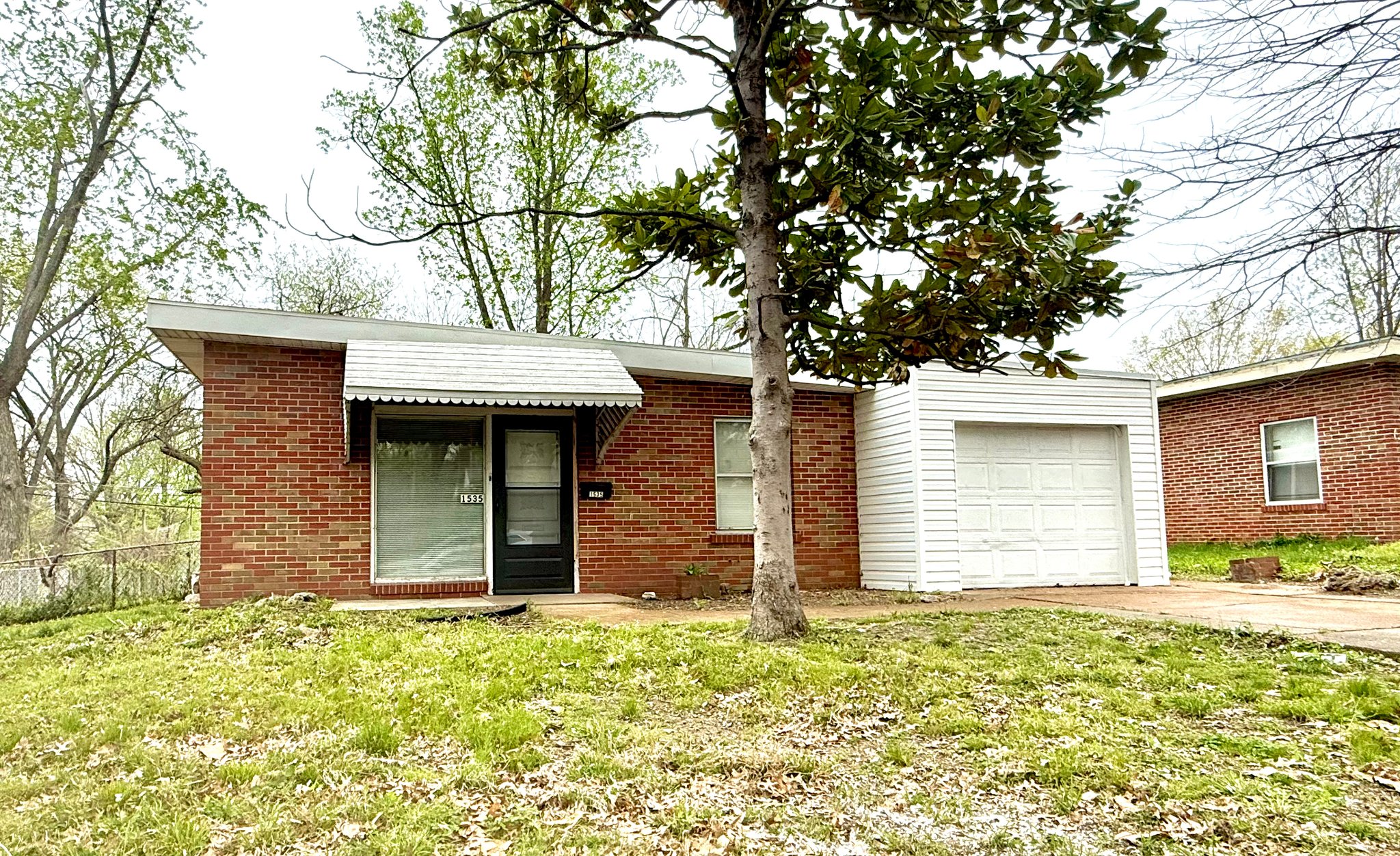 Saint Louis House: 1535 N Jackson Ave