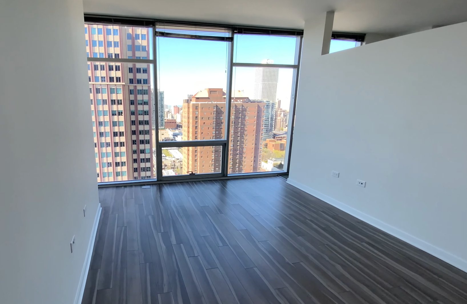 Chicago Condo: 170 W Chicago Ave