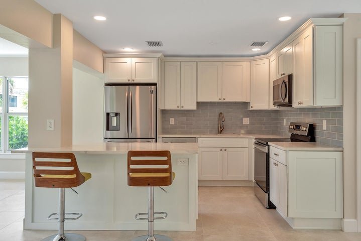 Lake Worth House: 2001 Collier Avenue