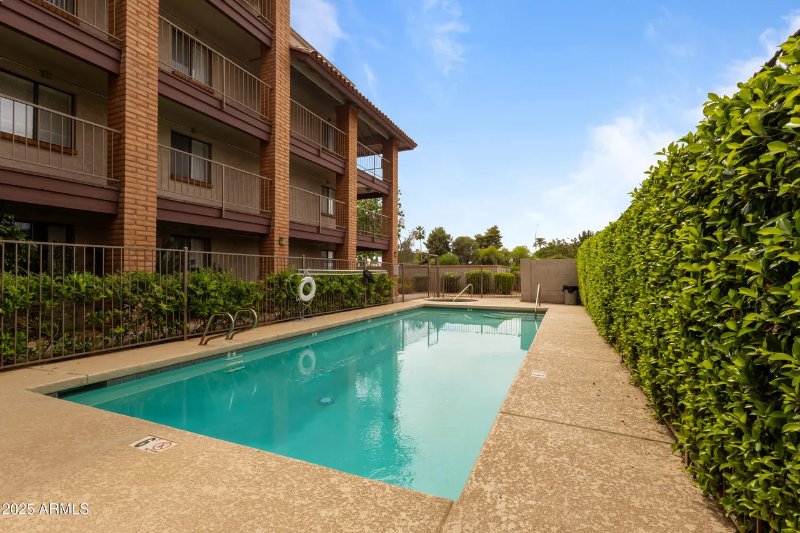 Phoenix Condo: 17 E Ruth Ave