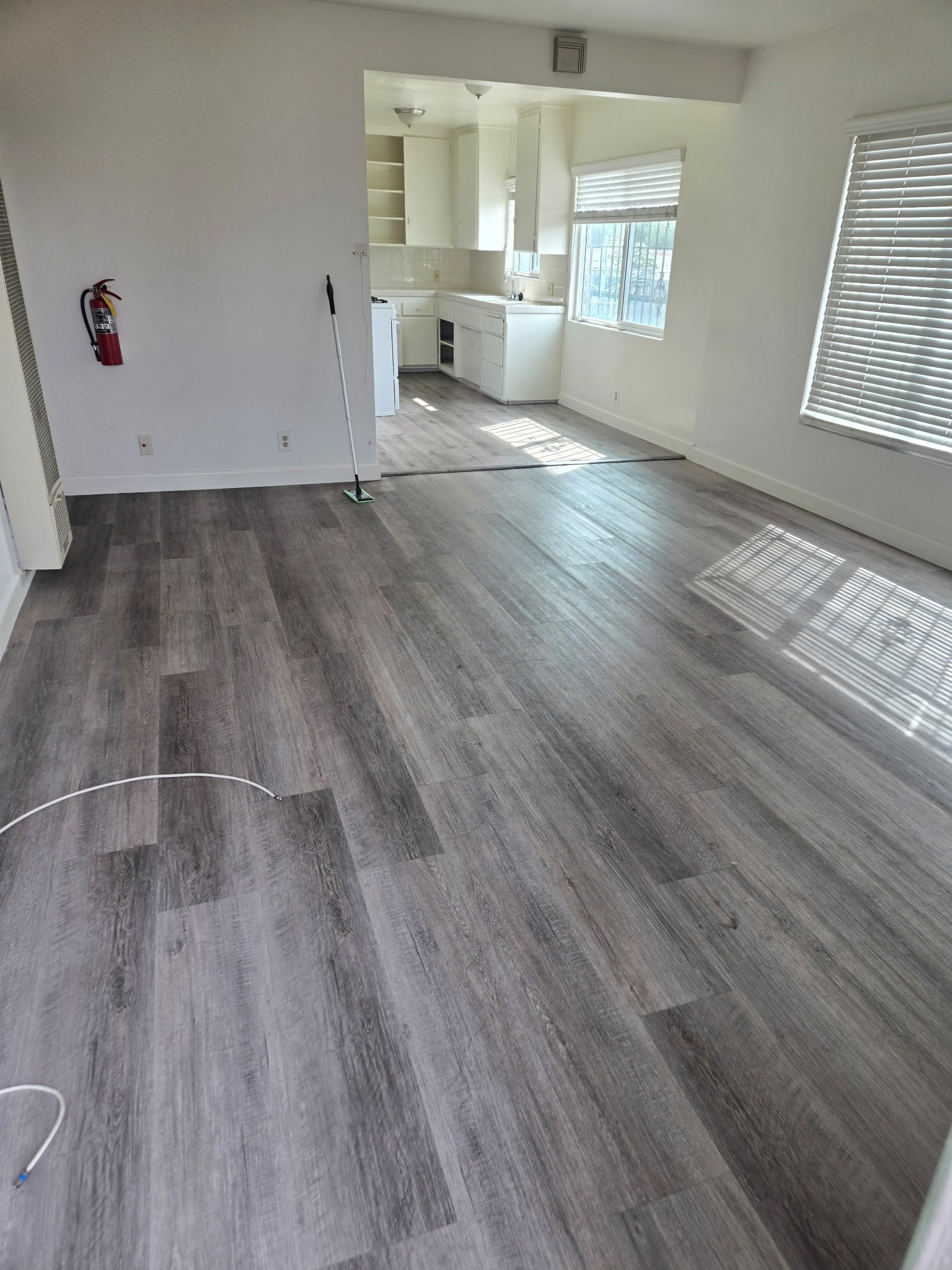 Los Angeles Apartment: 5908 1/2 Crenshaw Blvd