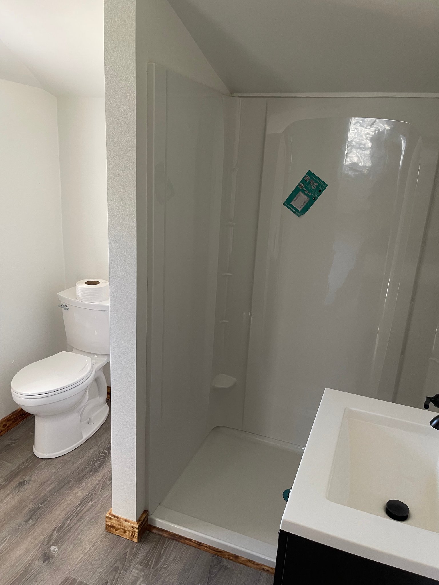 Roseburg House: 462 W Ballf St