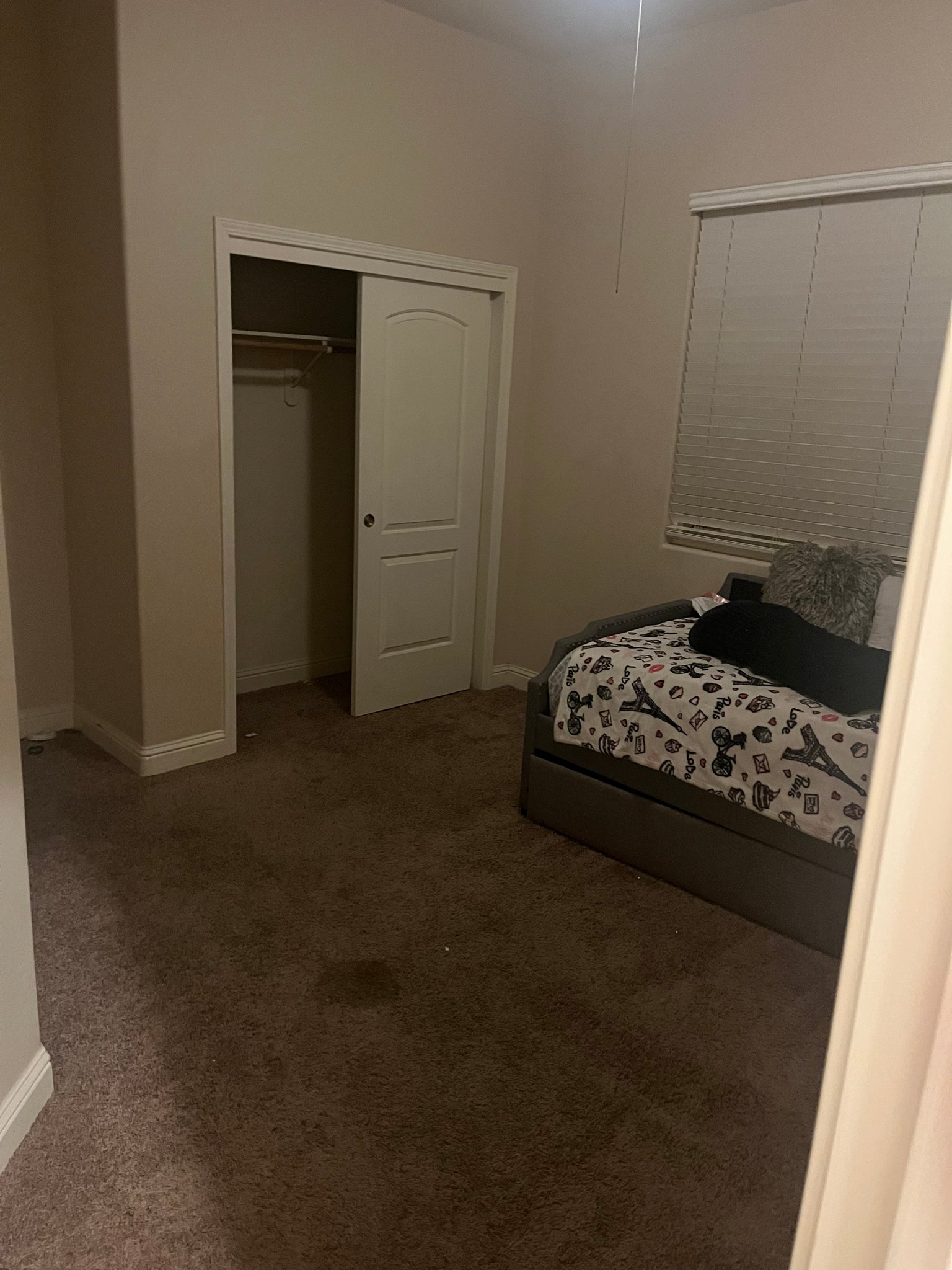 Bakersfield House: 3004Willow Basin Ln