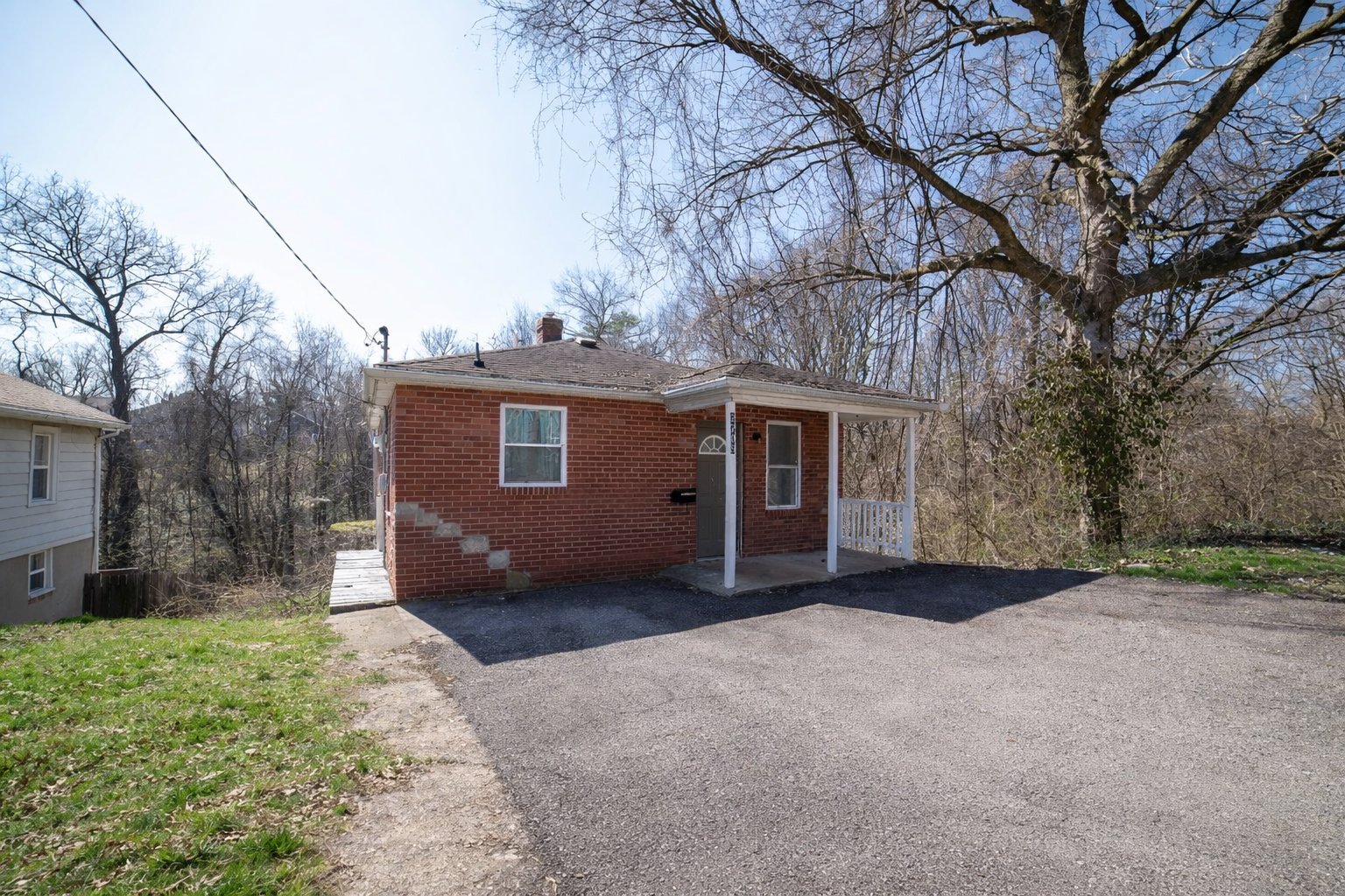 Alton House: 2705 Palmer Ave