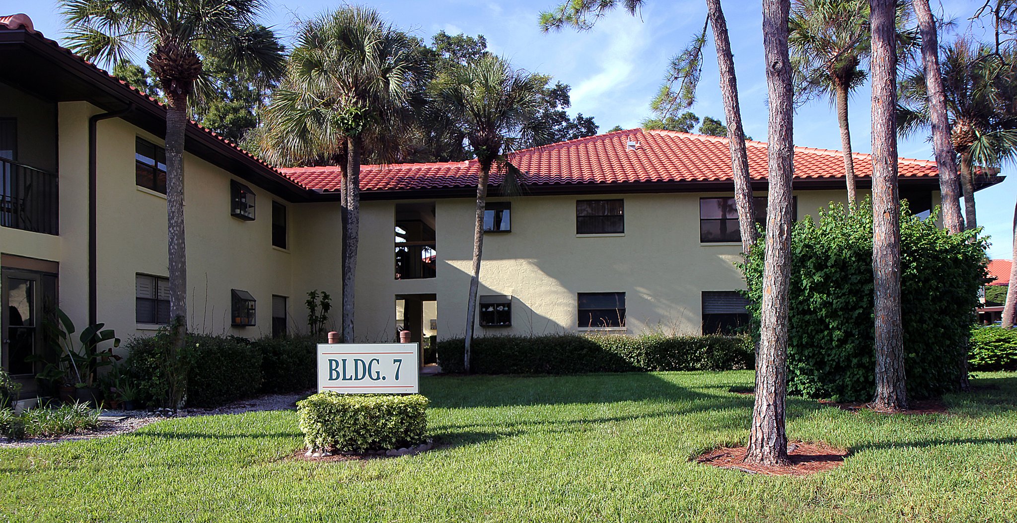 Clearwater Condo: 704 Hammock Pine Blvd