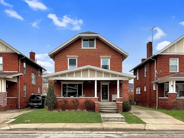 Huntington House: 1364 Neel St