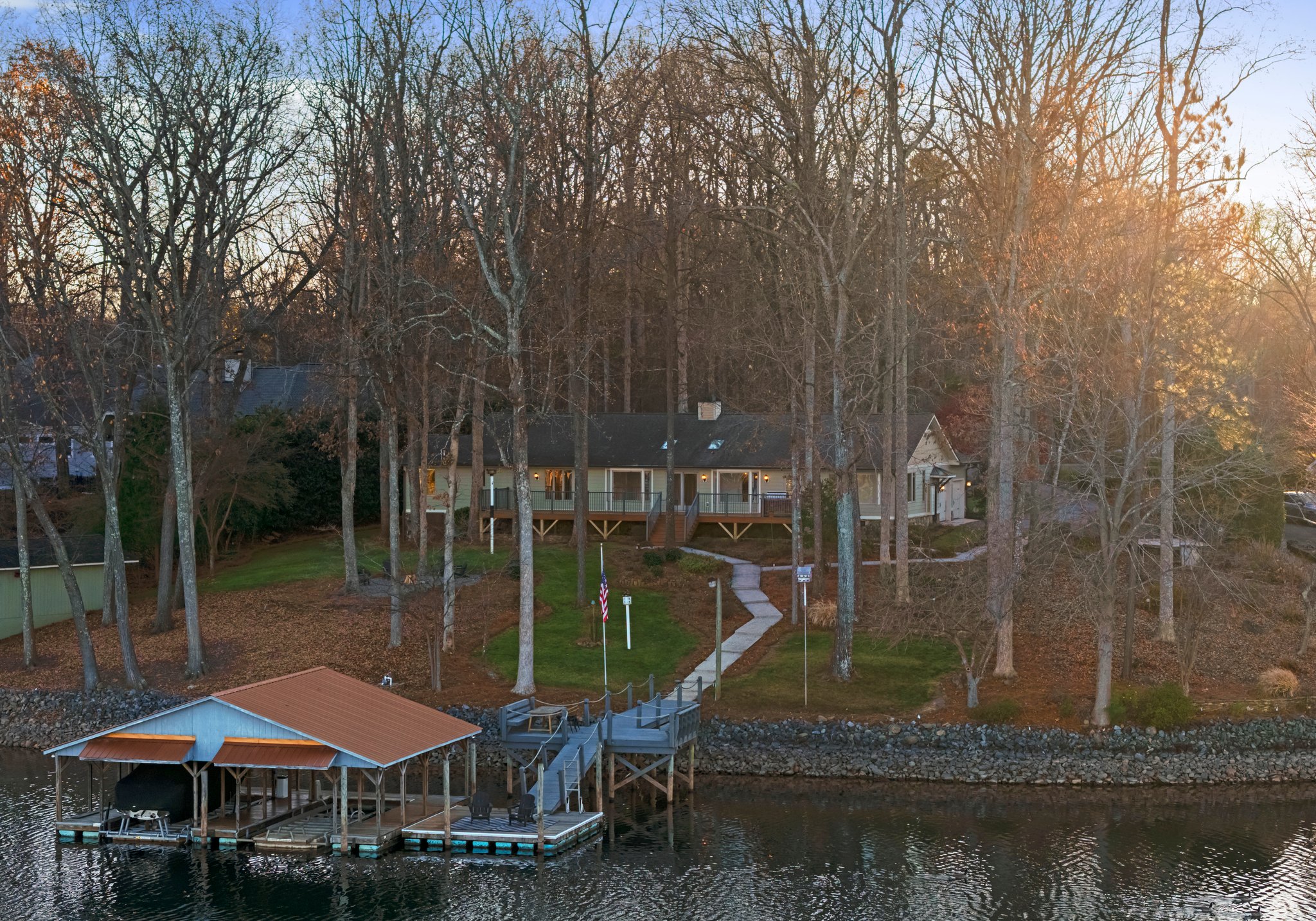 Cornelius House: 19709 Stough Farm Road