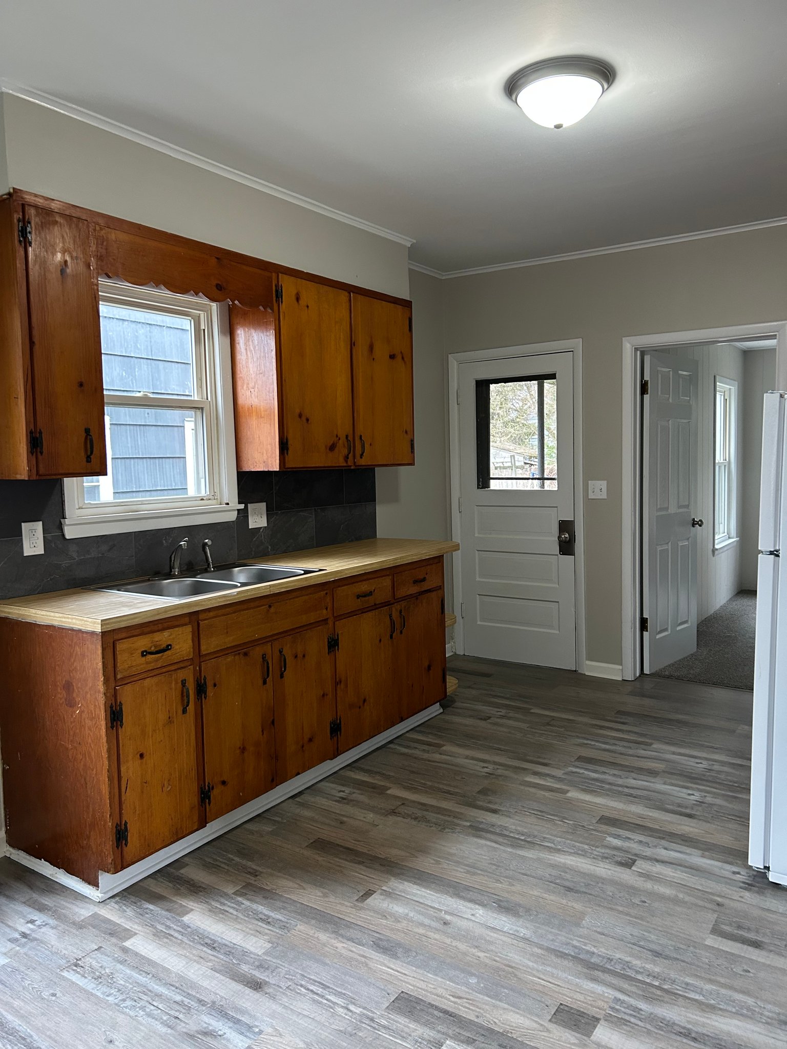 Fulton Apartment: 112 W 3rd St N