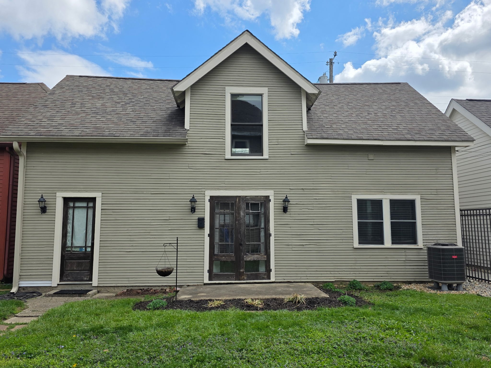 Indianapolis House: 2011 N Alabama St