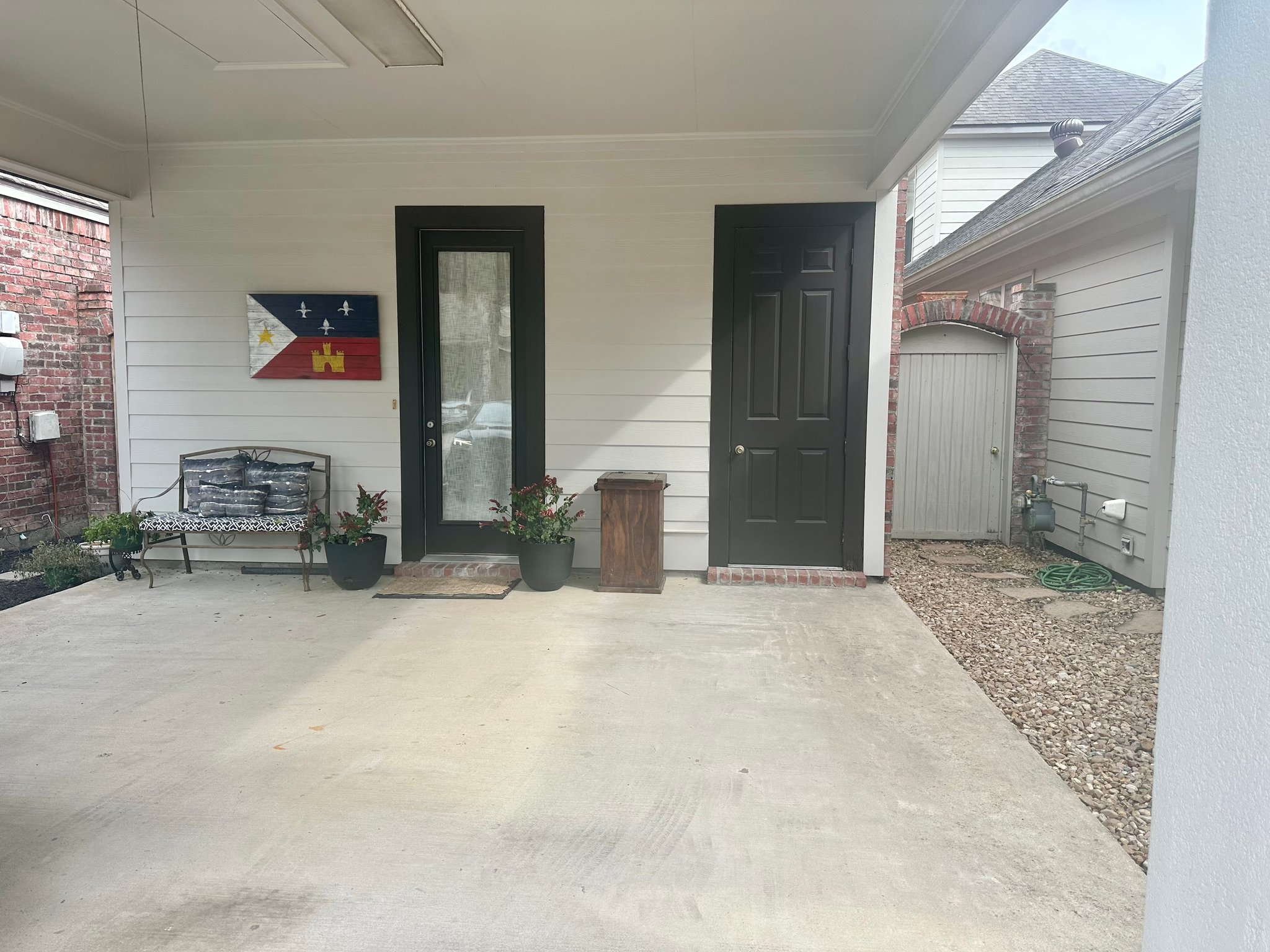 Lafayette House: 119 Coconut Grove Cir