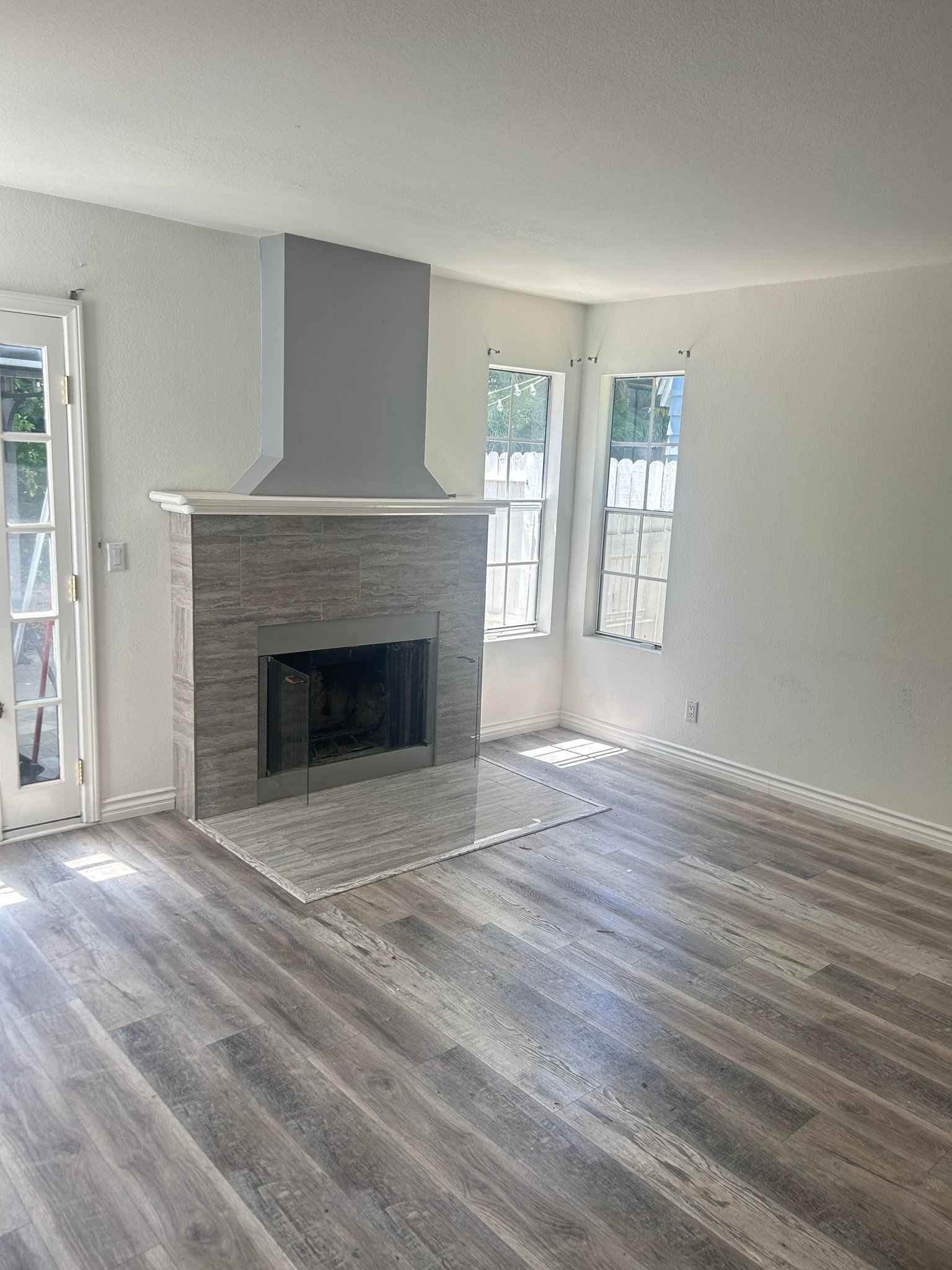 Port Hueneme House: 686 Pacific Cove Dr