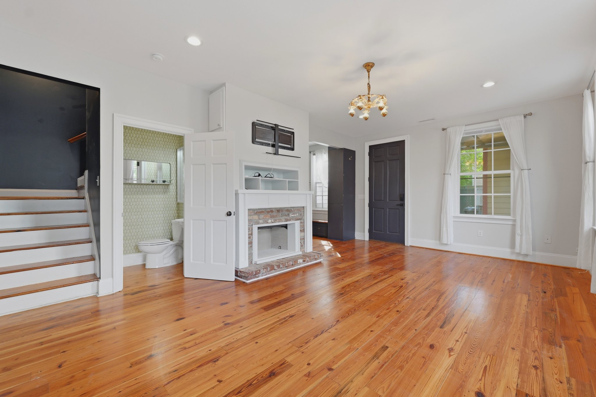 Charleston Townhome: 9 Bogard Street