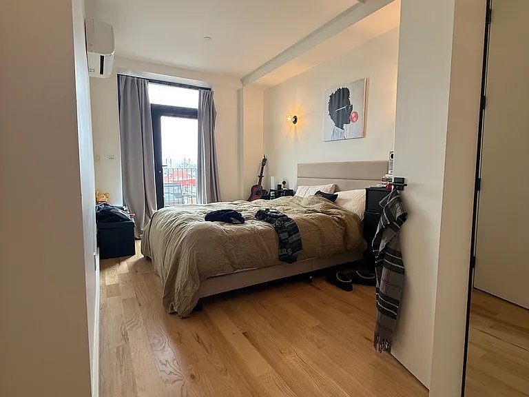 Kings County Apartment: 75 Mcguinness Blvd