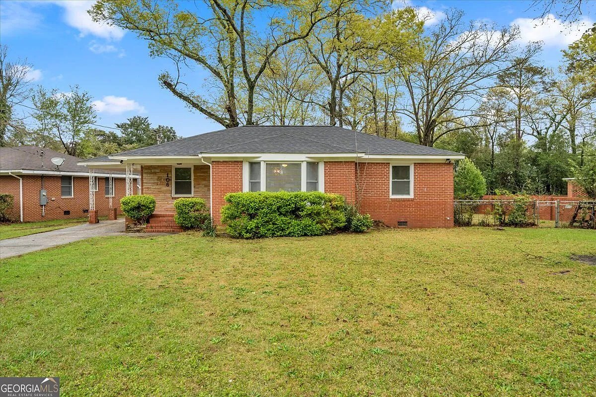 Warner Robins House: 106 Edna Place