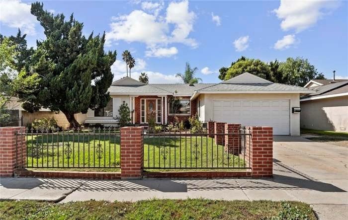 North Hills House: 9945 Gaviota Ave