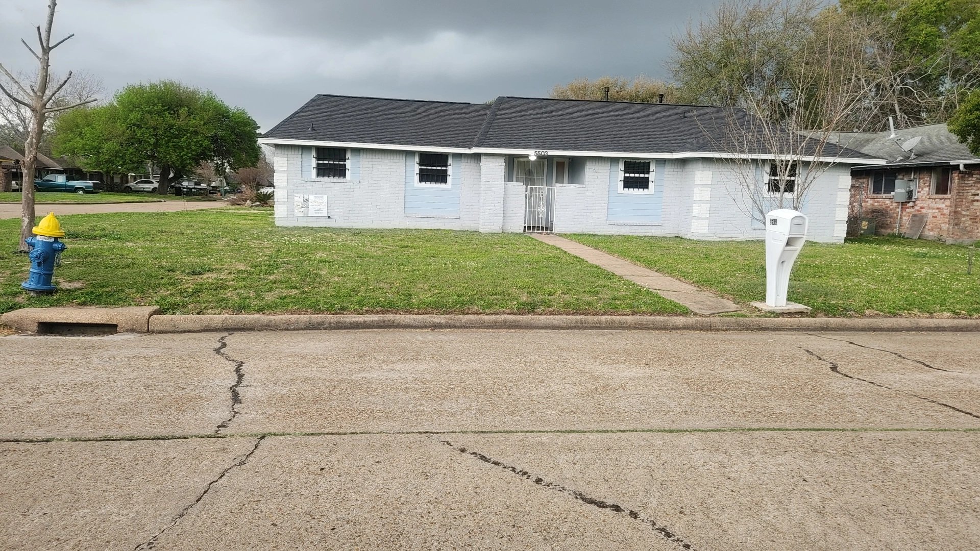 Houston House: 5503 Bertellis Ln