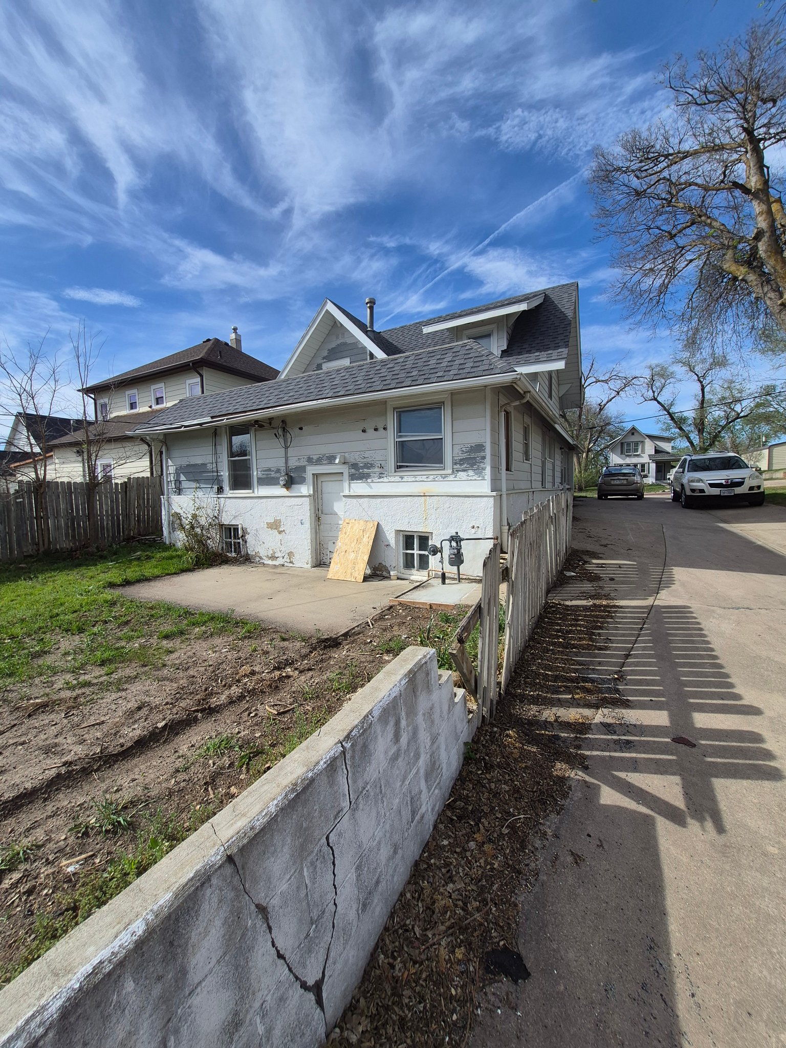 Fairbury House: 912 8th St