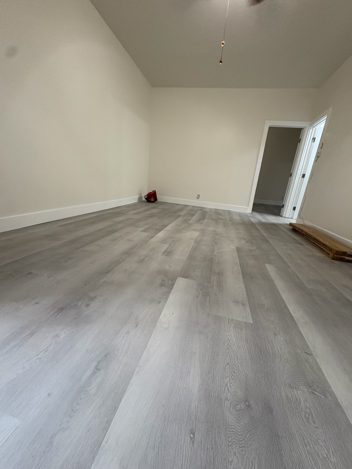 Long Beach Apartment: 1991 Myrtle Ave