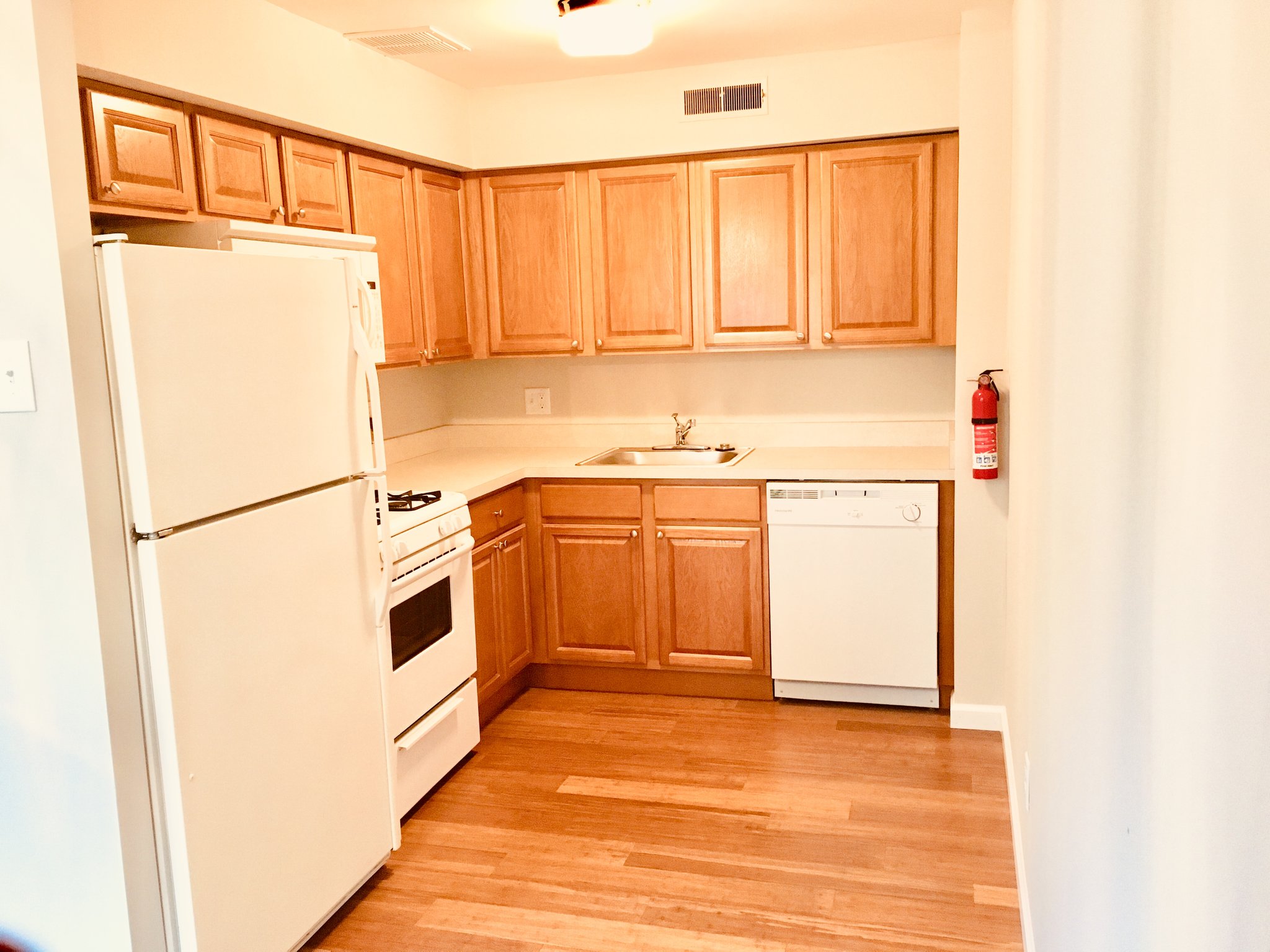 Maple Shade Condo: 810 North Forklanding Rd