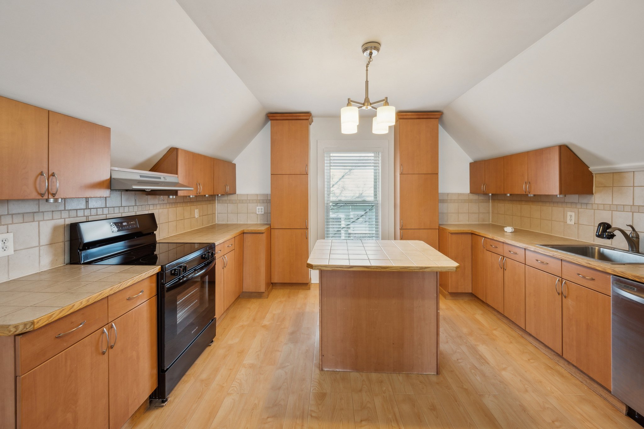 Manchester Other: 91 Walnut St