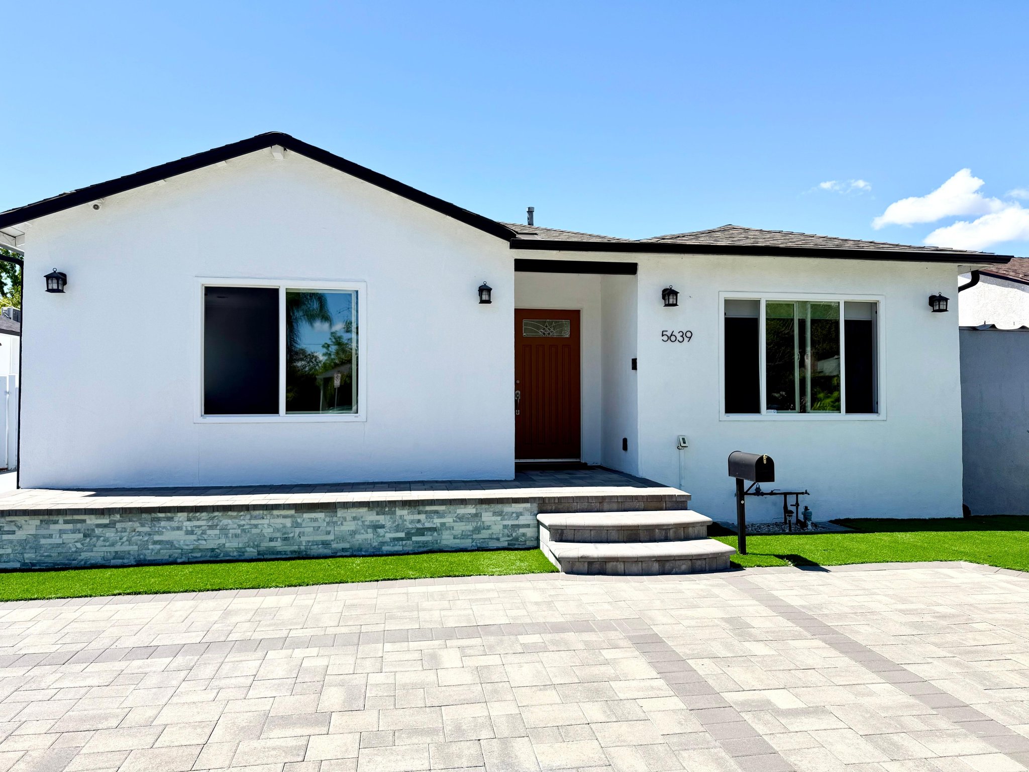 Sherman oaks House: 5639 Natick Ave