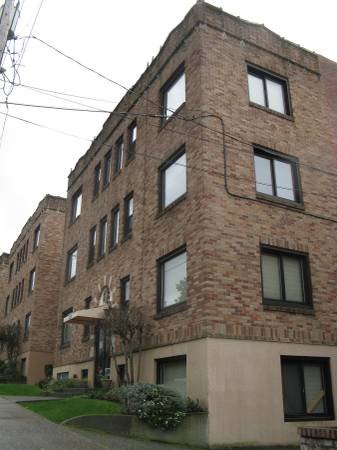 Seattle Apartment: 2317 10th Ave E
