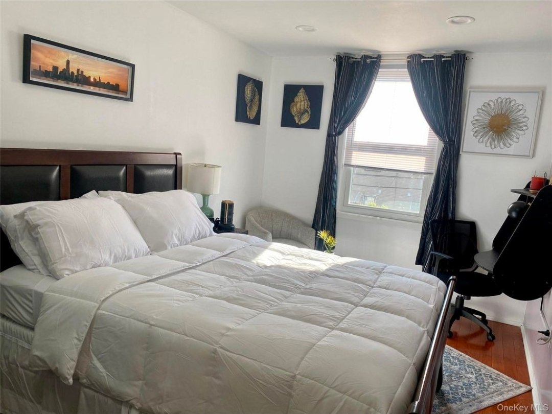 Brooklyn House: 660 Williams Ave