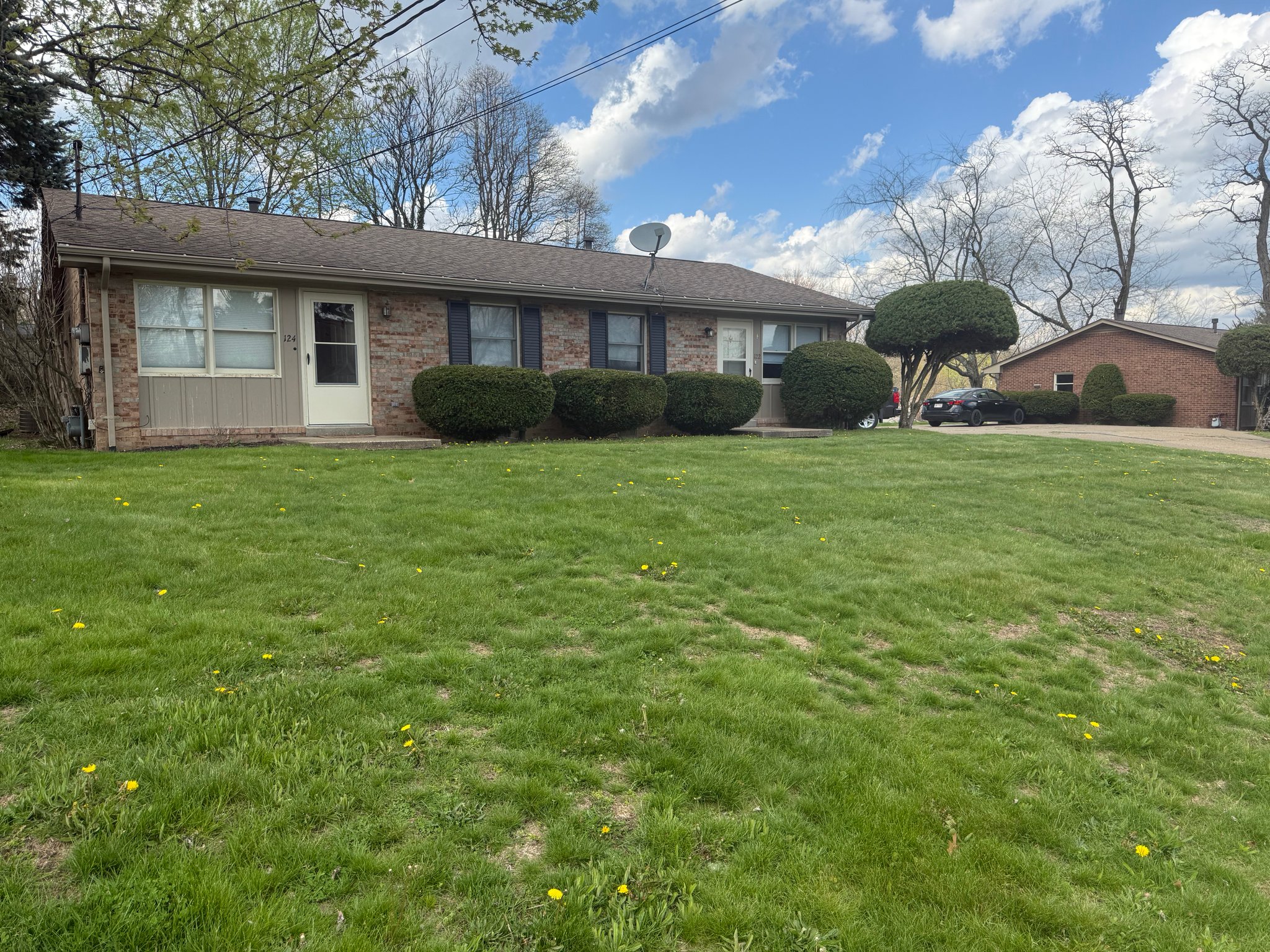 ALIQUIPPA Townhome: 124 Bennett Boulevard