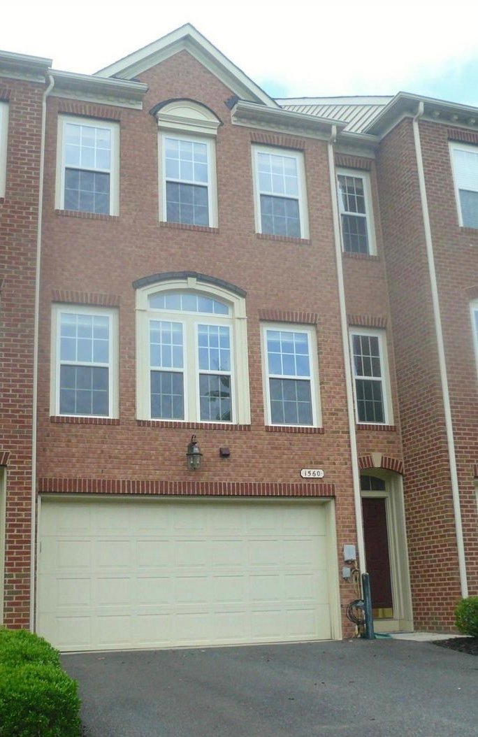 Hanover Townhome: 1560 Rutland Way