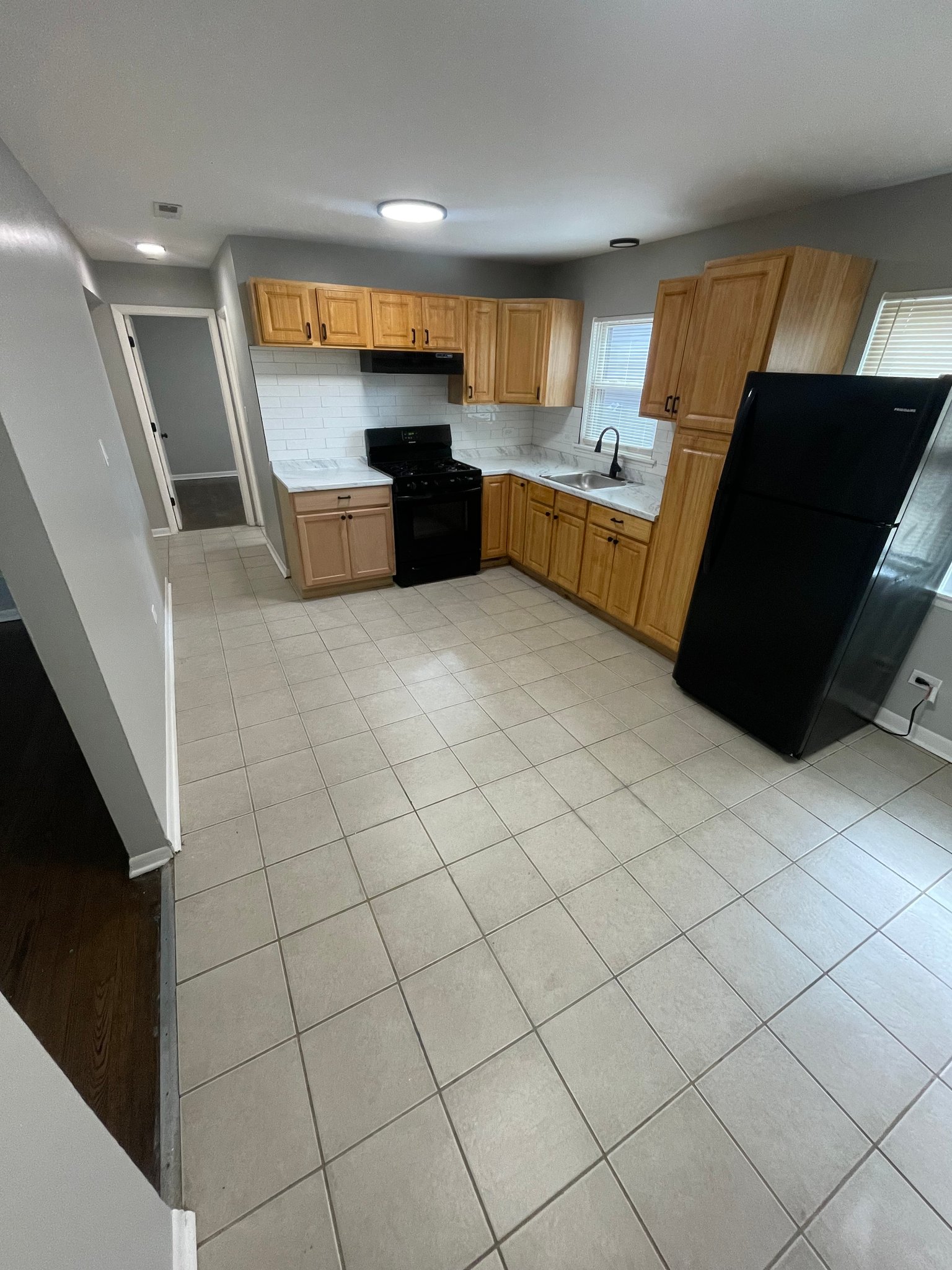 Chicago Apartment: 7661 s Cole