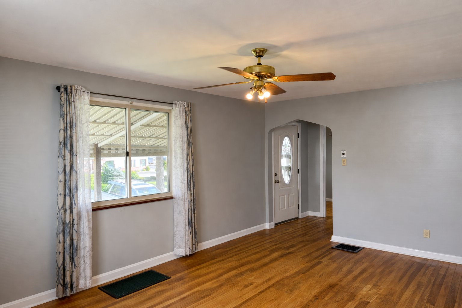 Cincinnati House: 5517 Surrey Ave