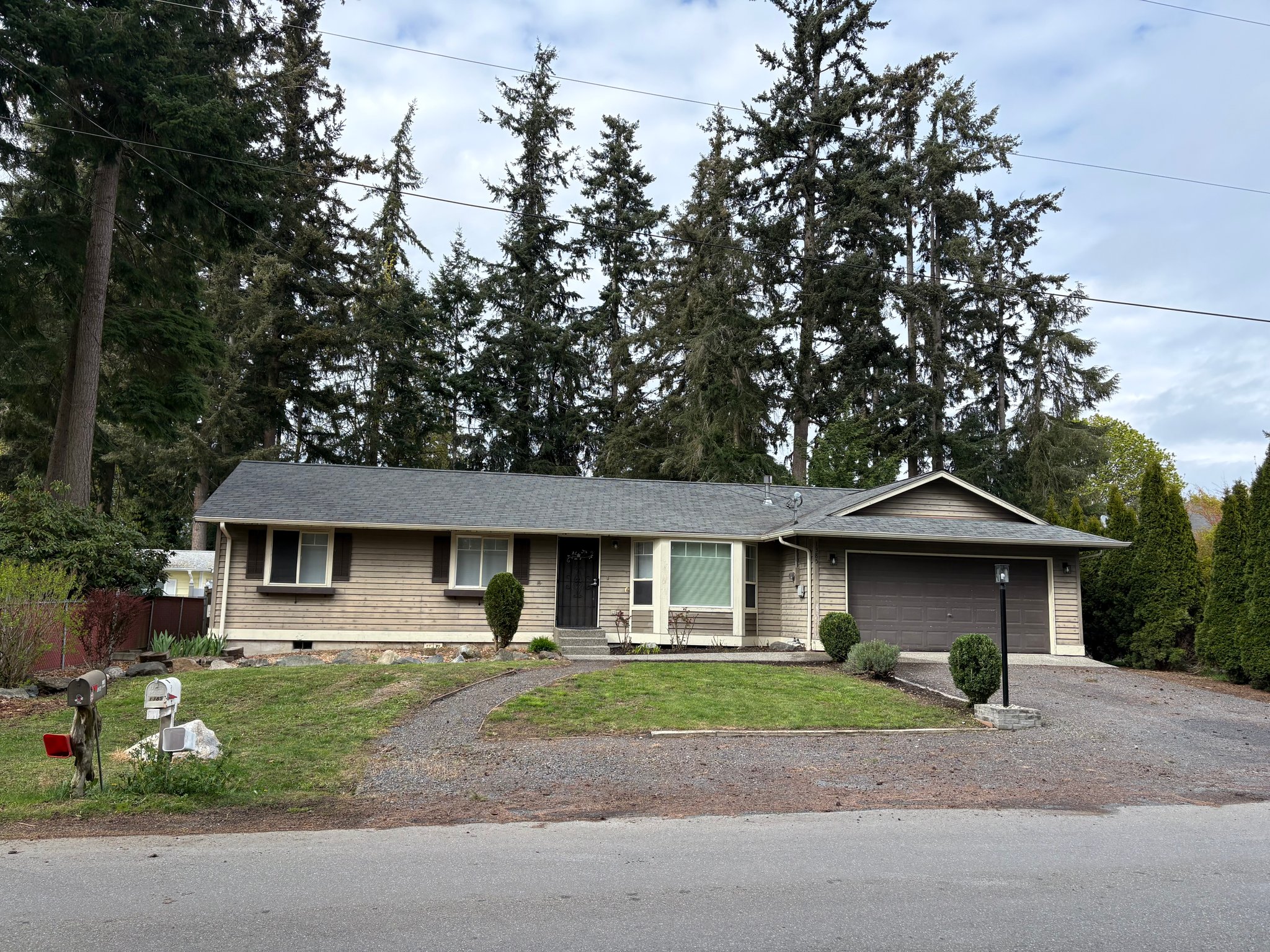 Camano Island House: 1385 Graham Dr