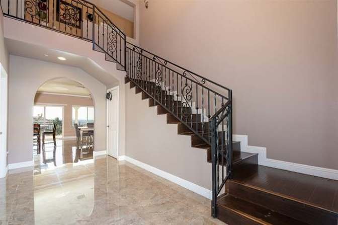 Spring Valley House: 9439 Eucalyptus St