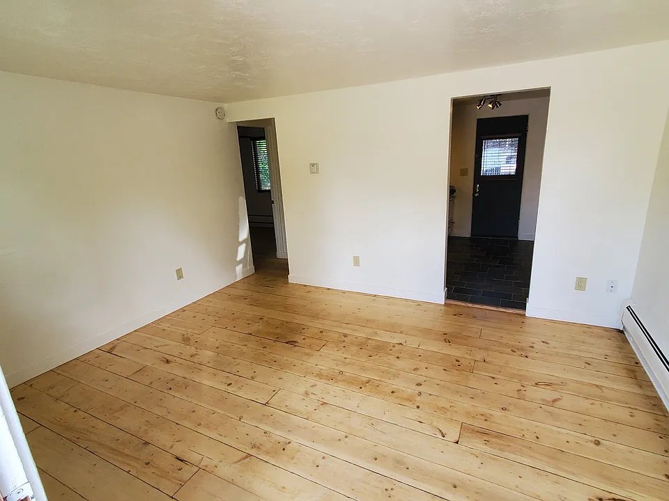 Golden Apartment: 403 23rd St.