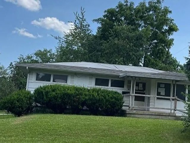 Danville House: 118 National Ave