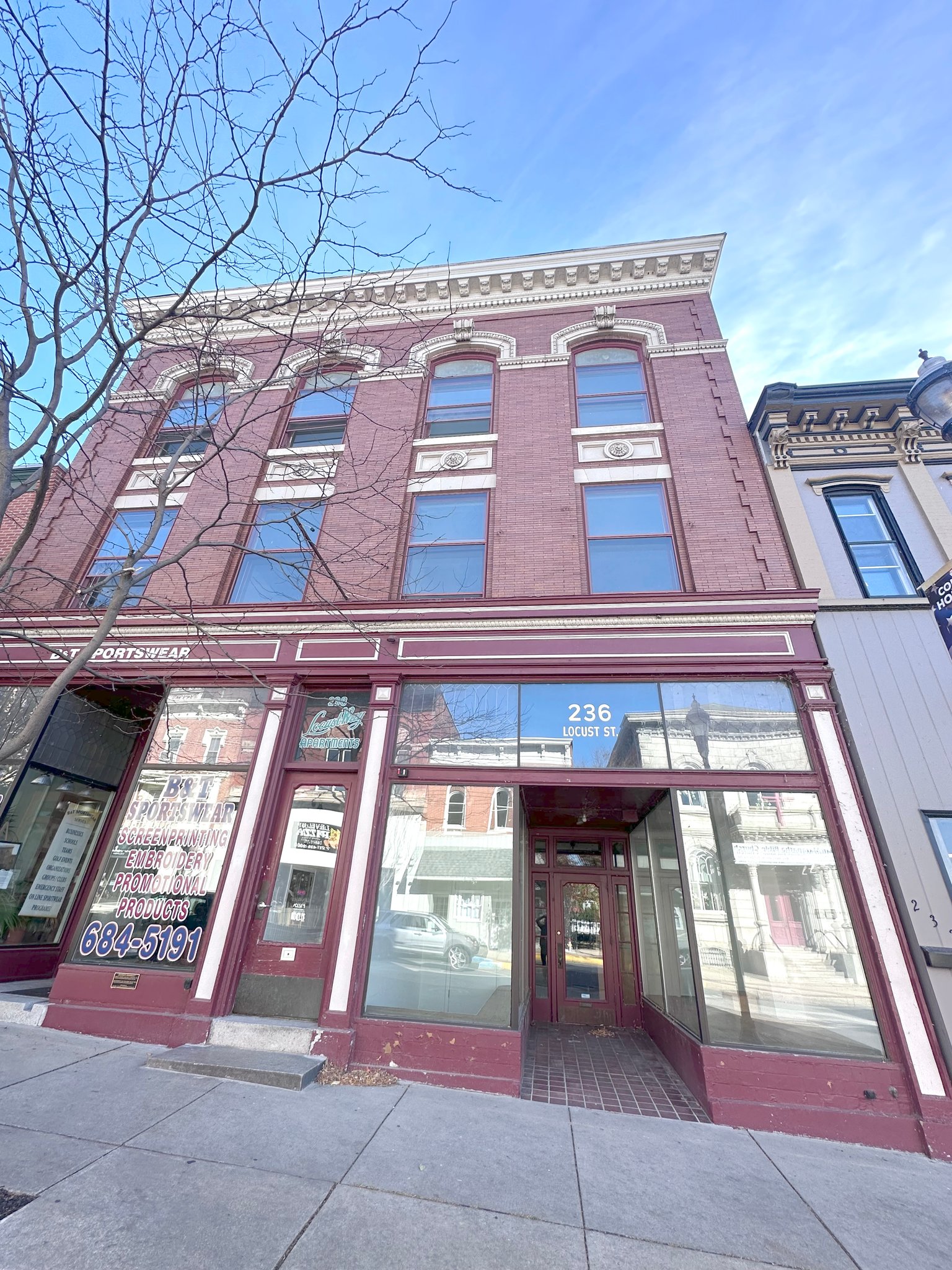 Columbia Multiplex: 234 Locust St