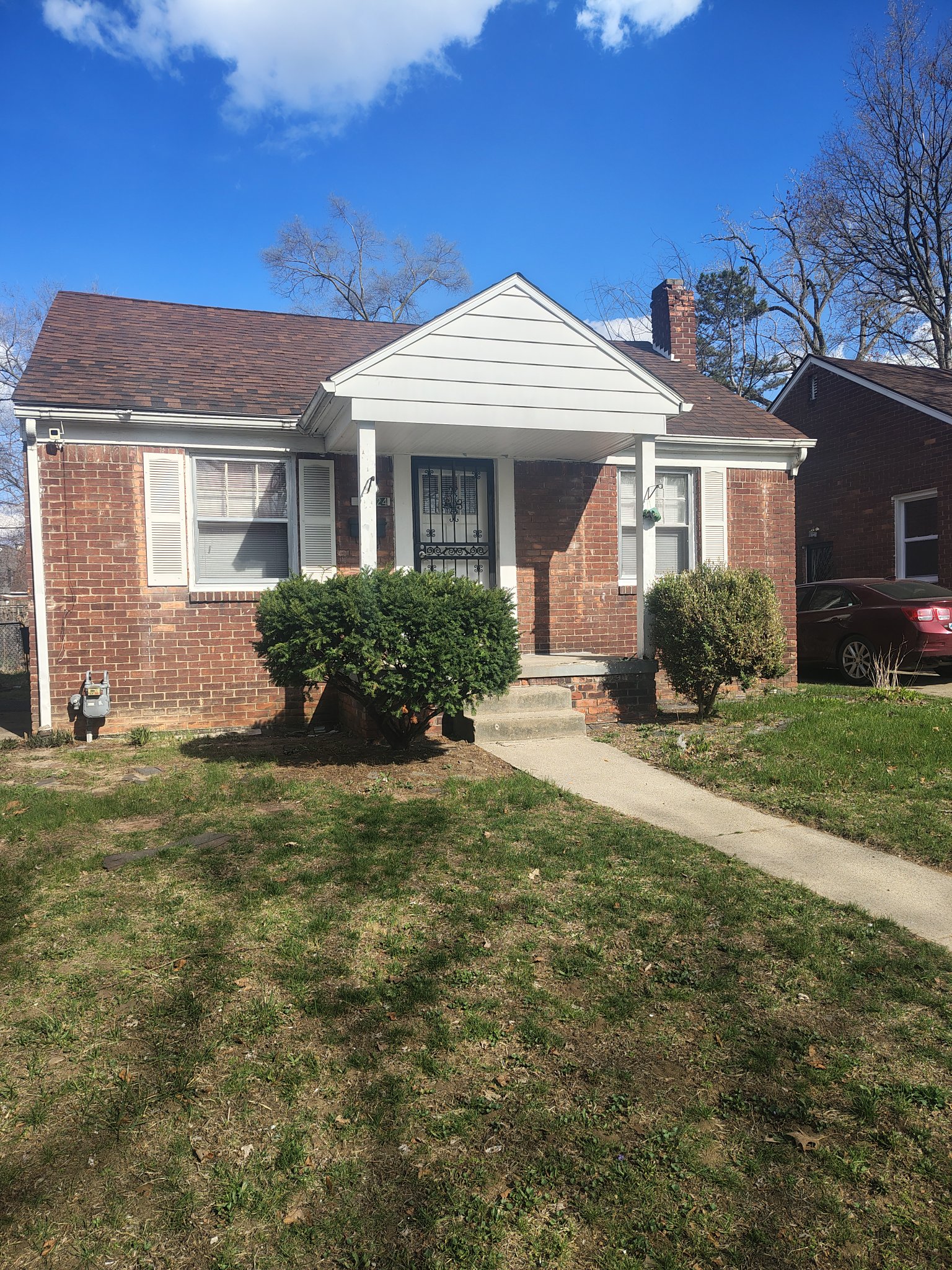 Detroit House: 19324 Avon