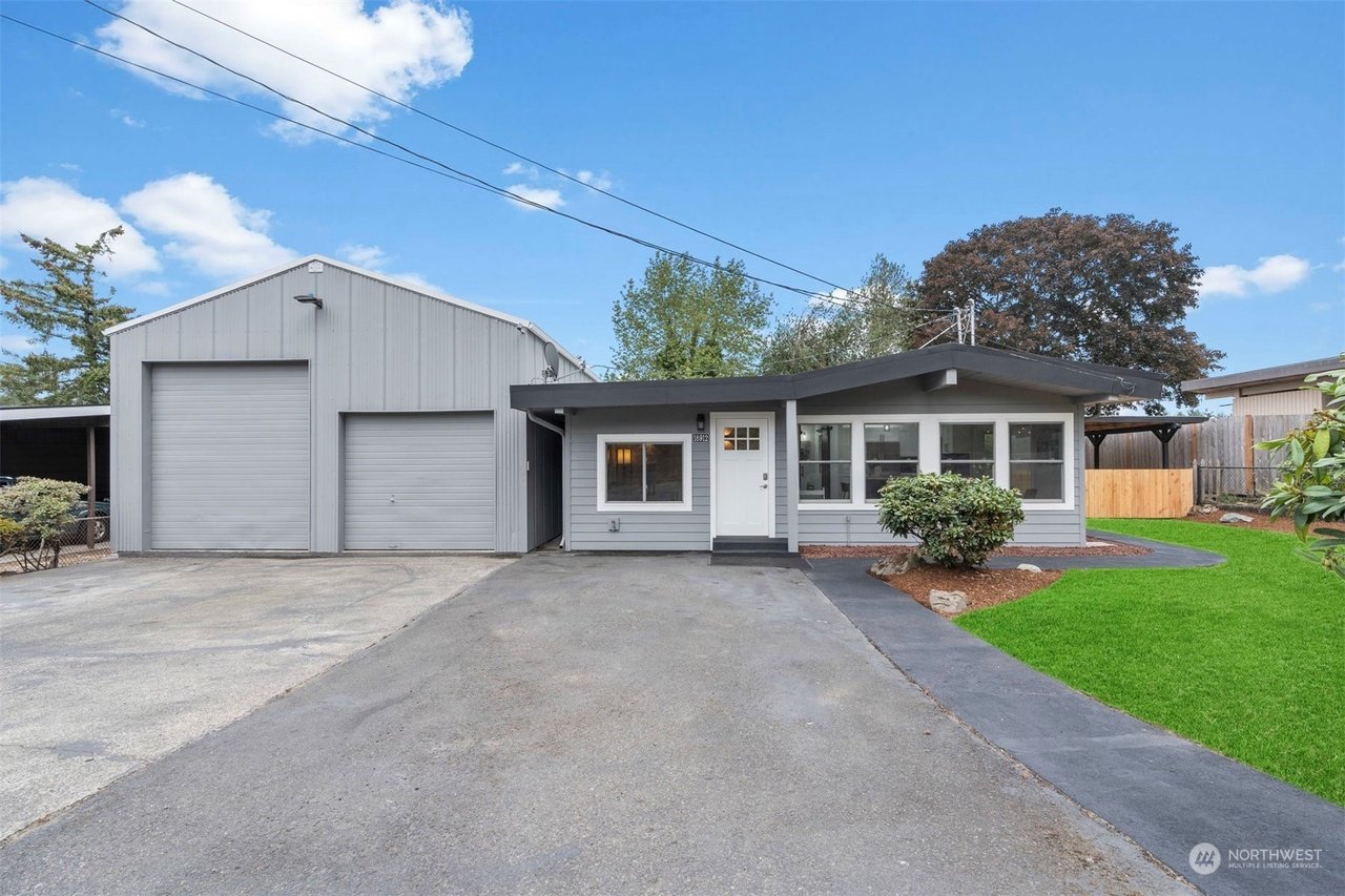 SeaTac House: 18912 46th Ave S