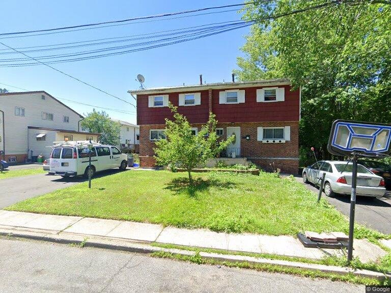 spring valley House: 6 Dunlop Drive