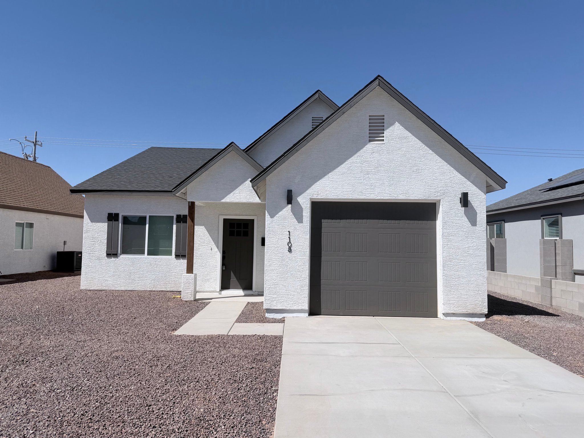 Casa Grande House: 1108 E 4th St